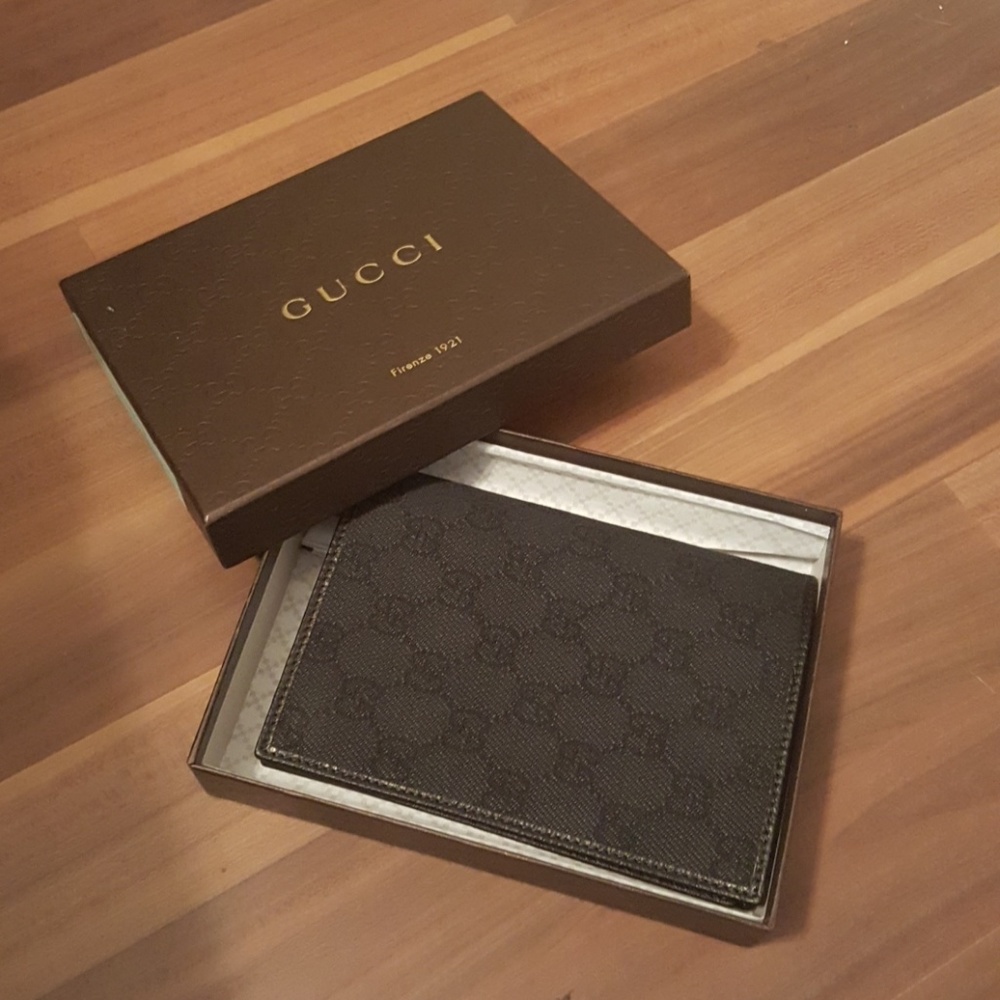 Brand New Gucci passport holder